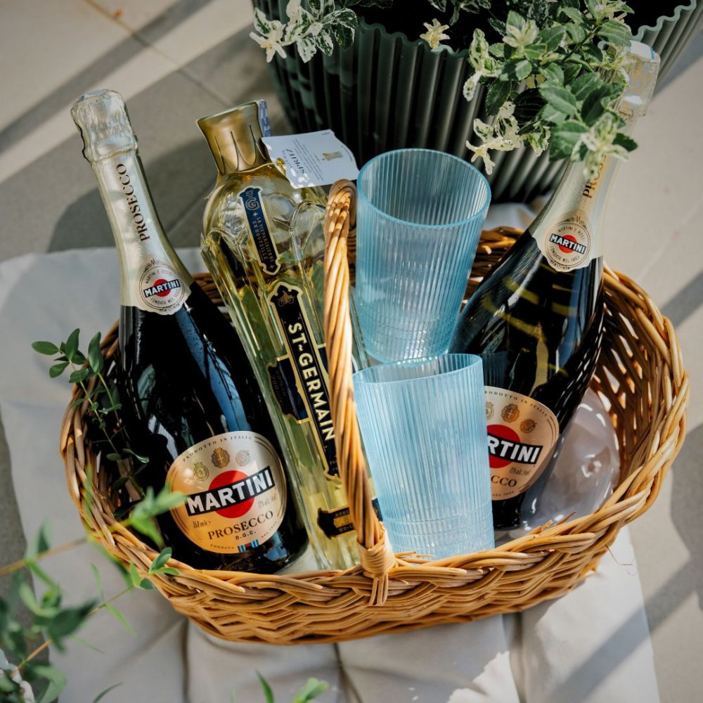 Dárkový Piknikový Koš s Alkoholem - St. Germain Liqueur 0