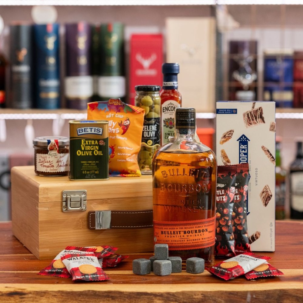 Dárkový Kufřík s Alkoholem - Bulleit Frontier Bourbon Whiskey 0